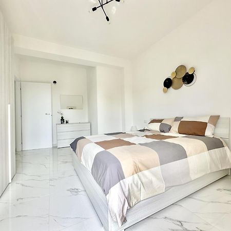 Apartament Casa La Rosa Lesa Zewnętrze zdjęcie