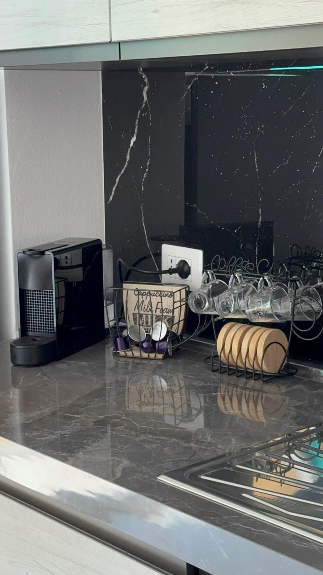 Apartament Casa La Rosa Lesa Zewnętrze zdjęcie